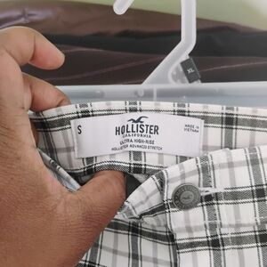 Hollister Black and White Plaid Pants